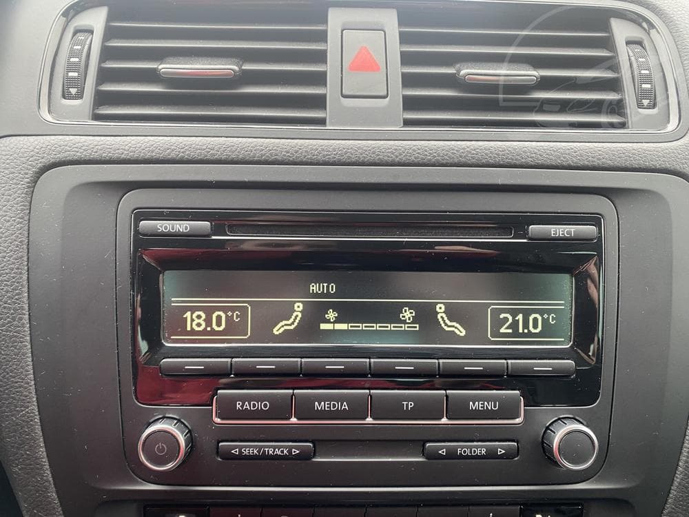 2013 Volkswagen JETTA - 17