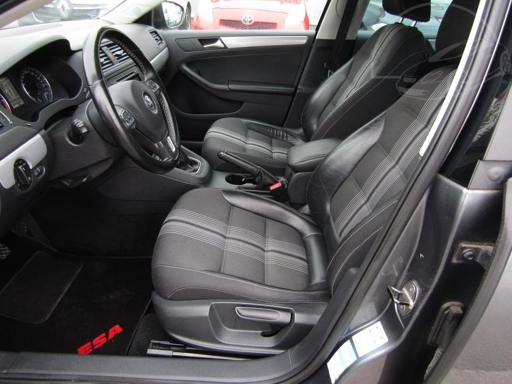2013 Volkswagen JETTA - 9