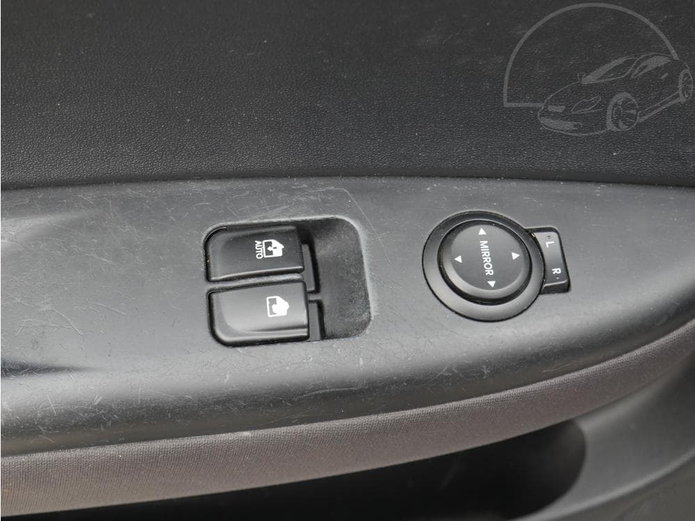 2011 Hyundai i20 - 11