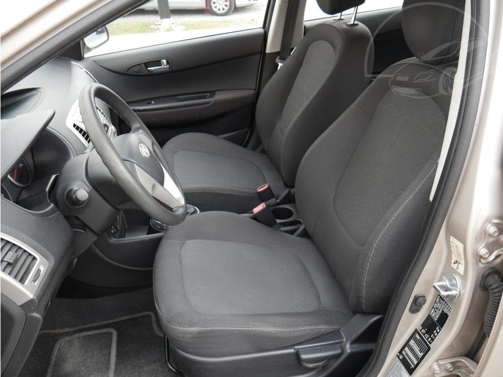 2011 Hyundai i20 - 9