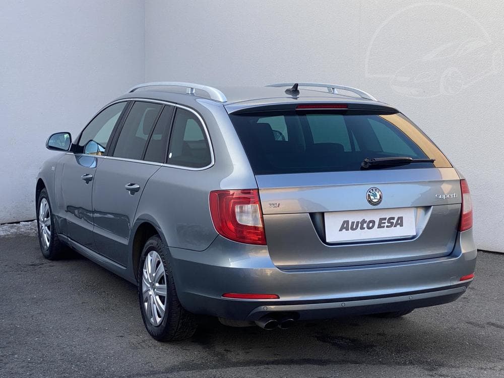 2012 Škoda SUPERB - 11