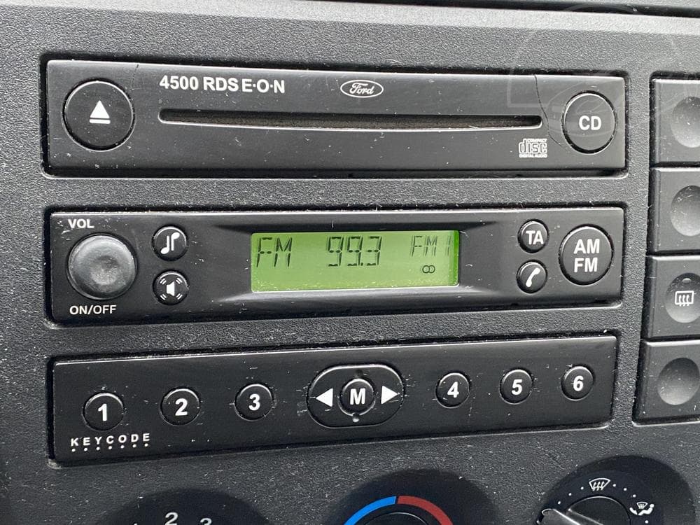 2004 Ford FIESTA - 11