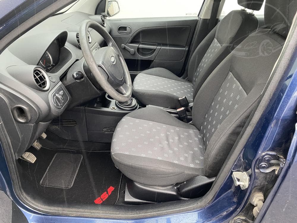 2004 Ford FIESTA - 8