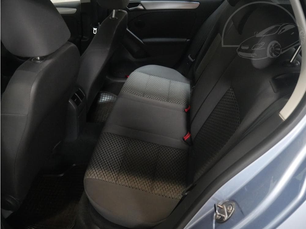 2010 Volkswagen GOLF - 10