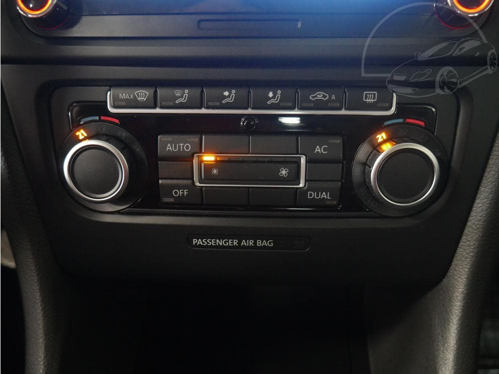 2010 Volkswagen GOLF - 13