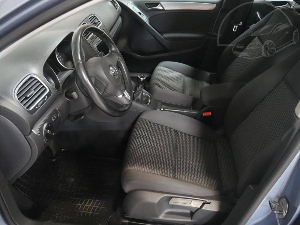 2010 Volkswagen GOLF - 9