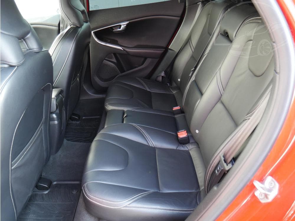2015 Volvo V40 - 28