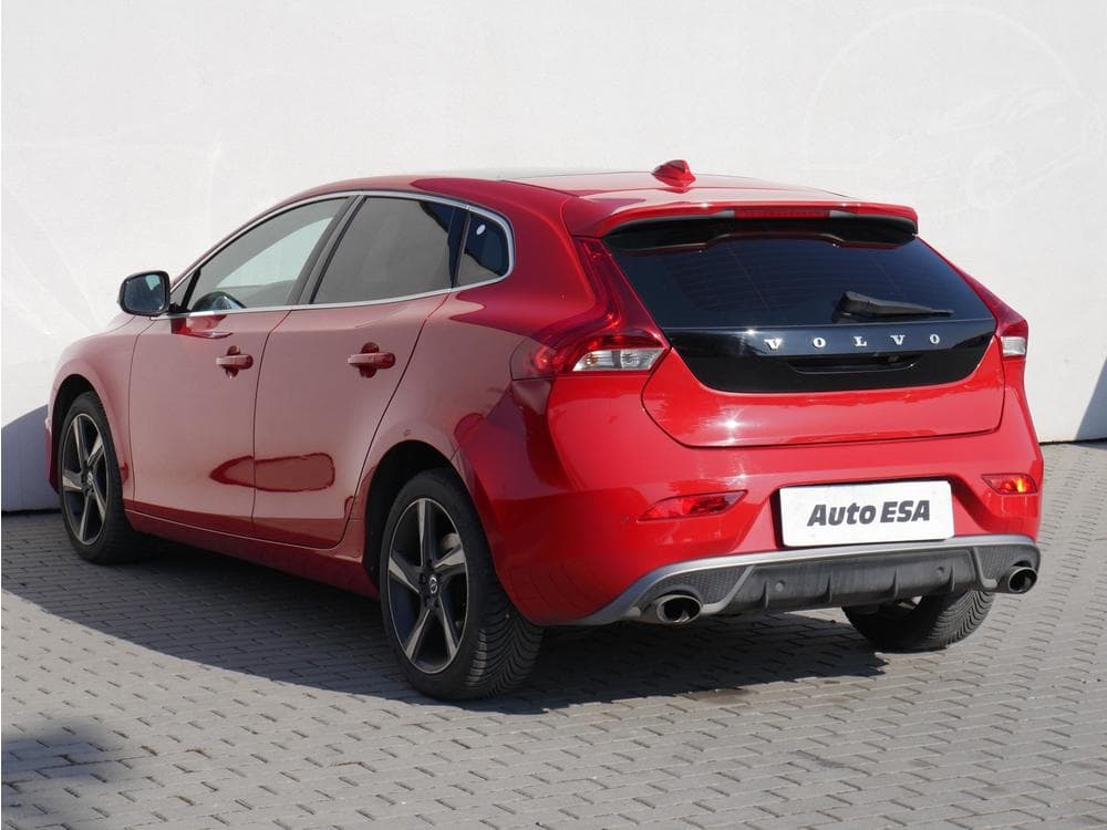 2015 Volvo V40 - 16