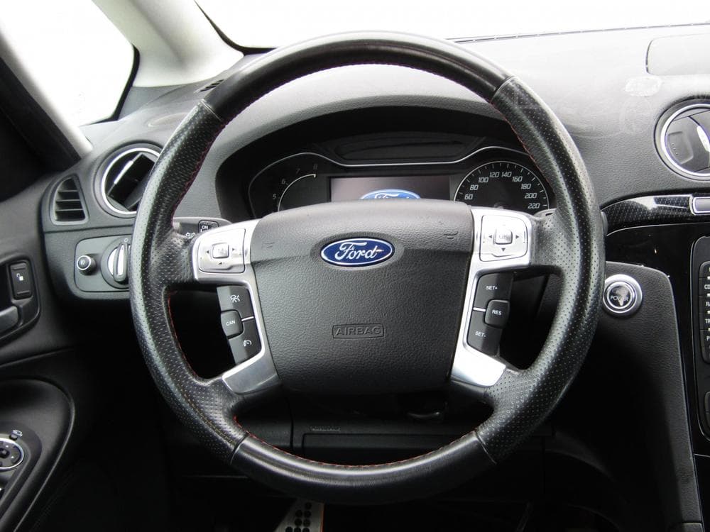 2011 Ford S-MAX - 37