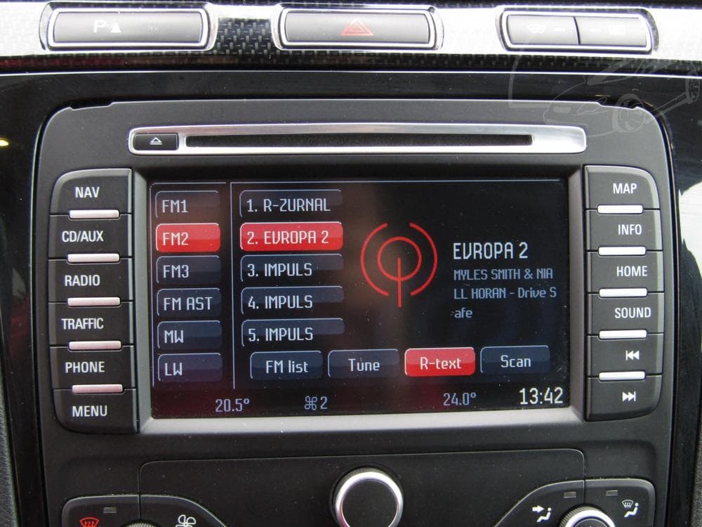 2011 Ford S-MAX - 46