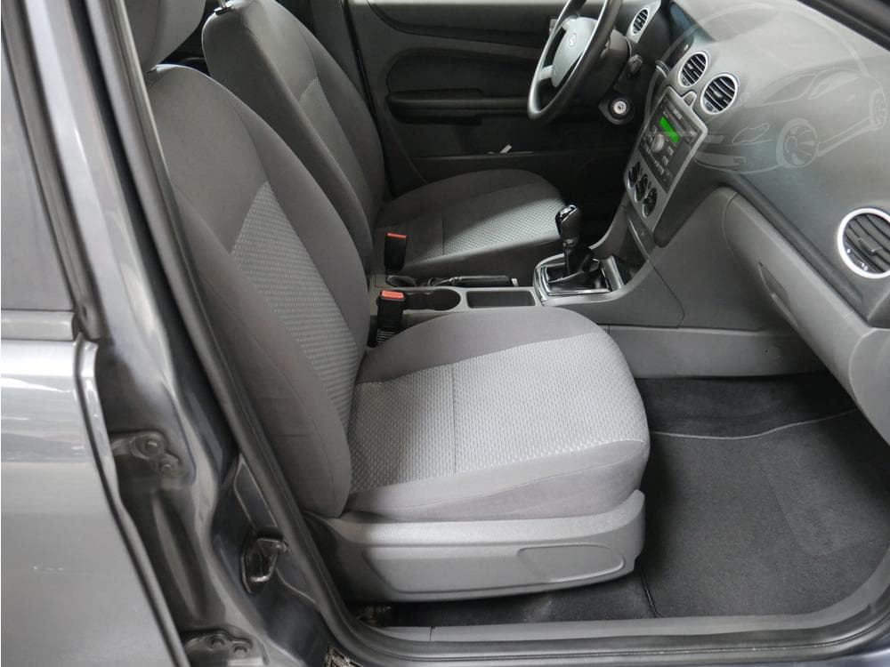 2005 Ford FOCUS - 23