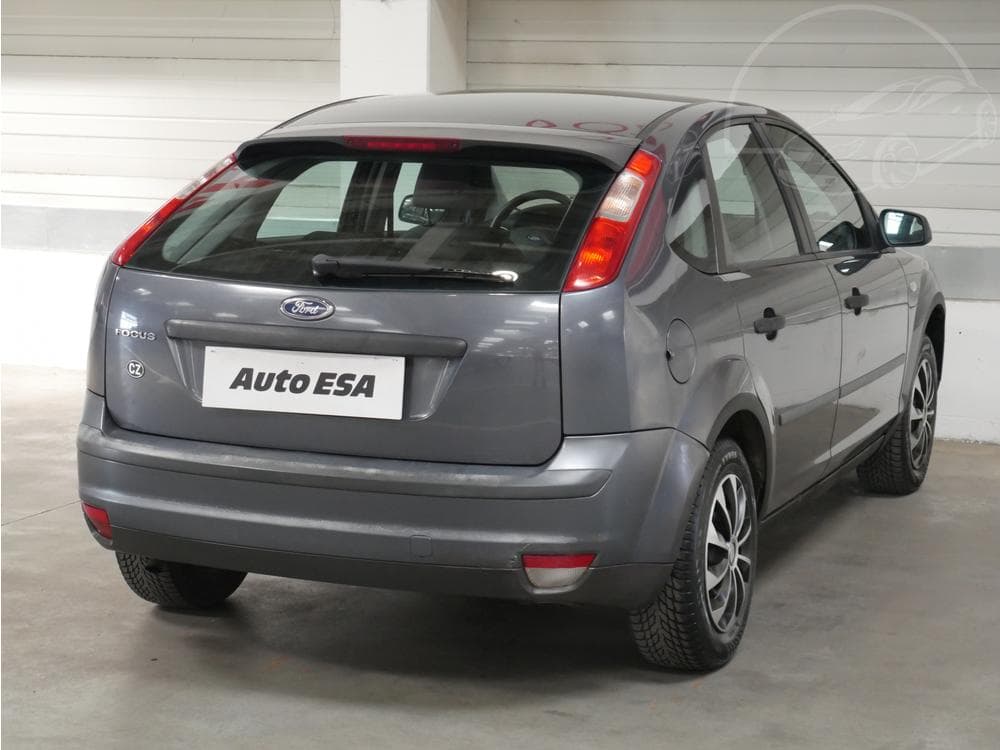 2005 Ford FOCUS - 11