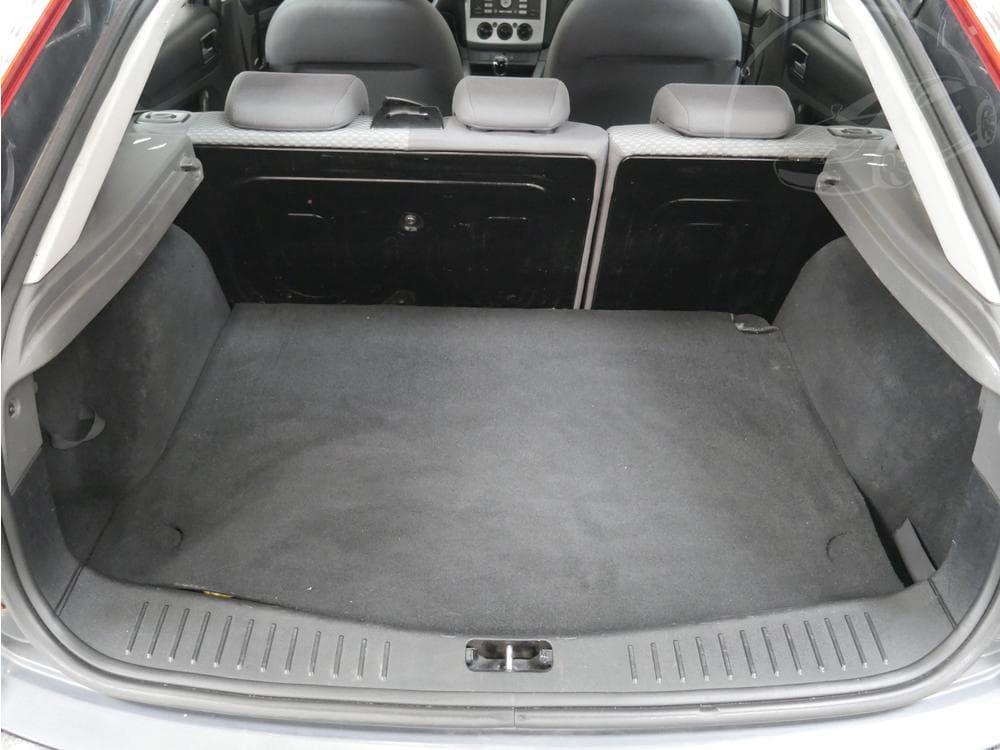 2005 Ford FOCUS - 13