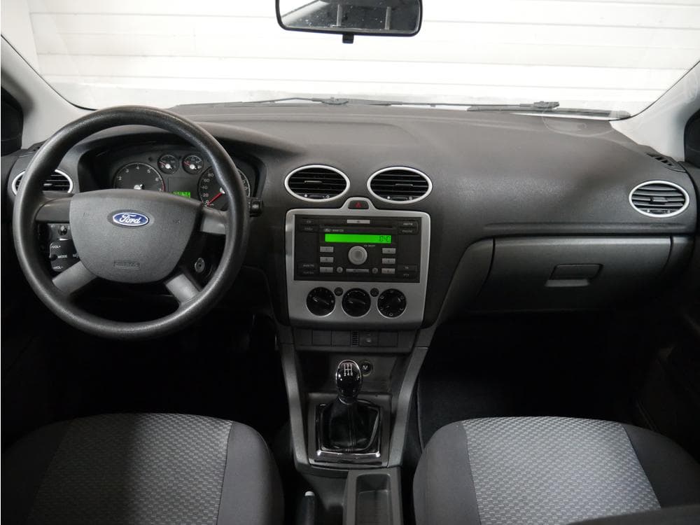 2005 Ford FOCUS - 15
