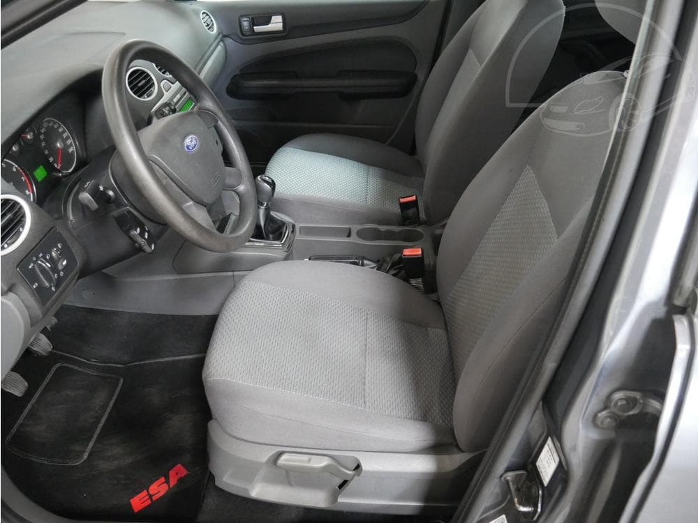 2005 Ford FOCUS - 17