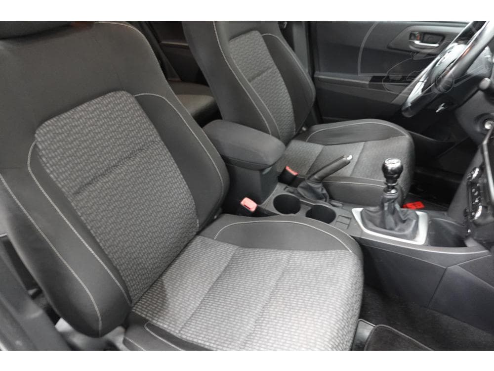 2015 Toyota AURIS - 11