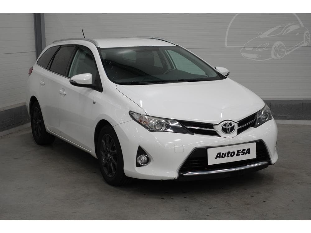 2015 Toyota AURIS