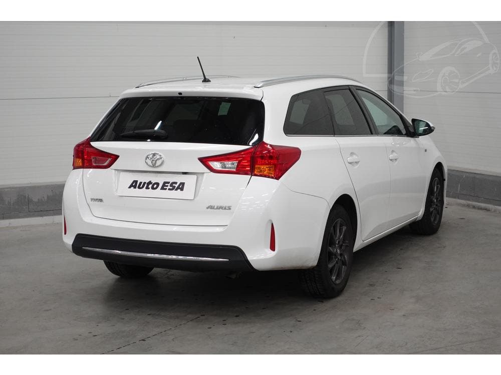 2015 Toyota AURIS - 4