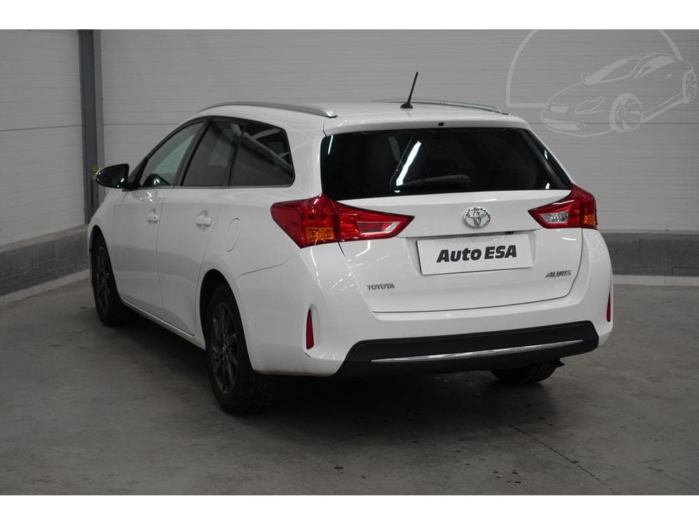 2015 Toyota AURIS - 6