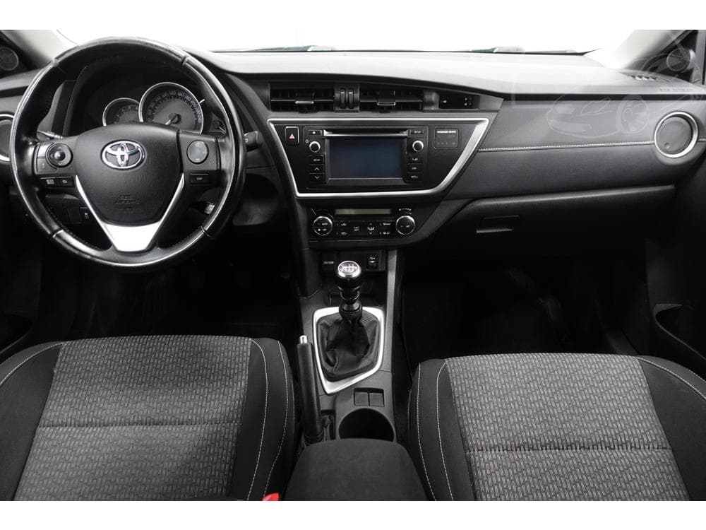 2015 Toyota AURIS - 8