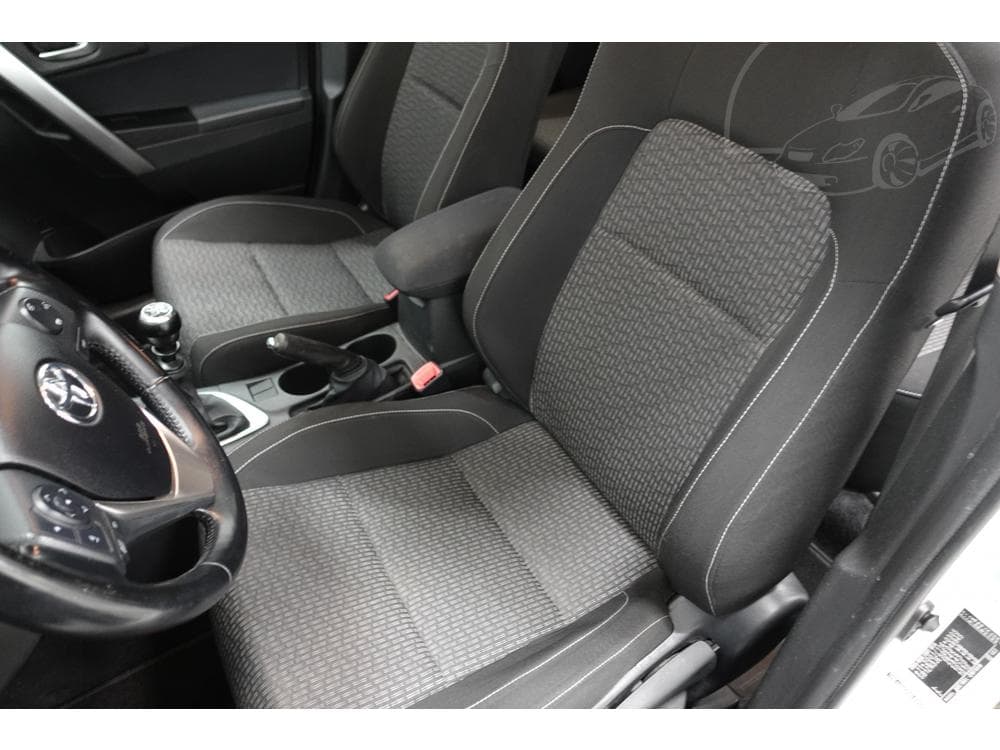 2015 Toyota AURIS - 9