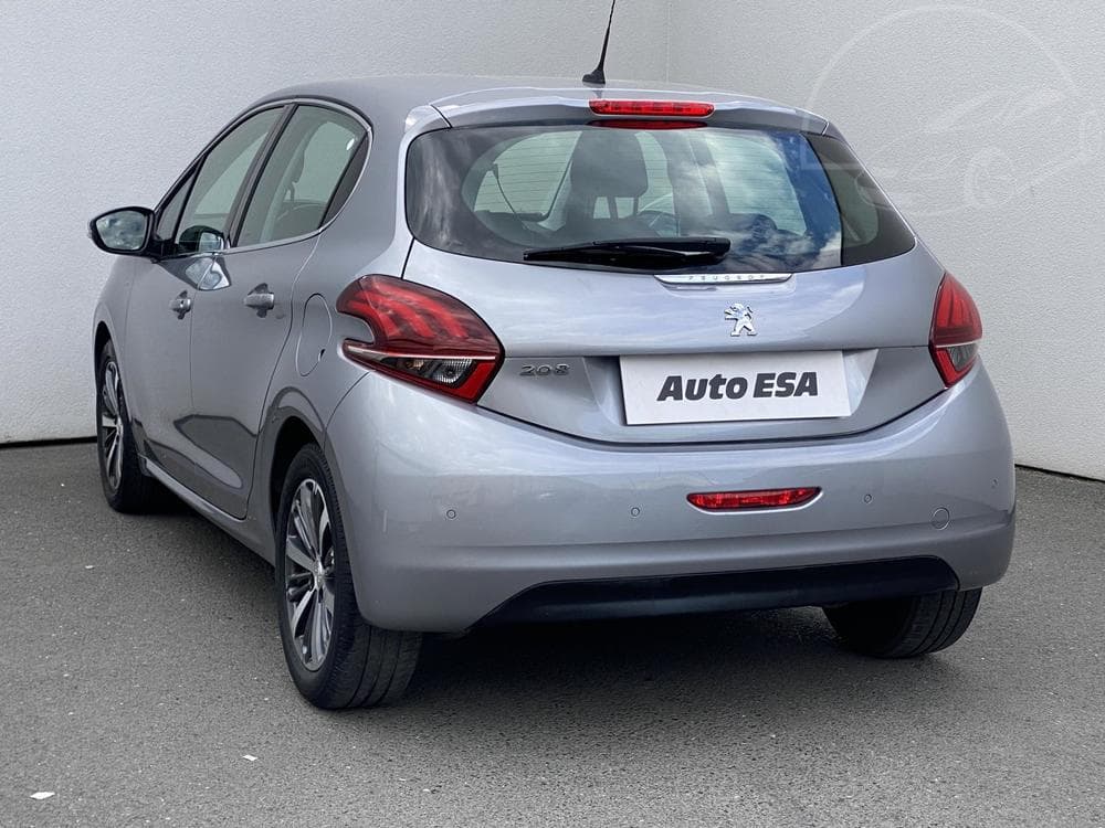 2019 Peugeot 208 - 11