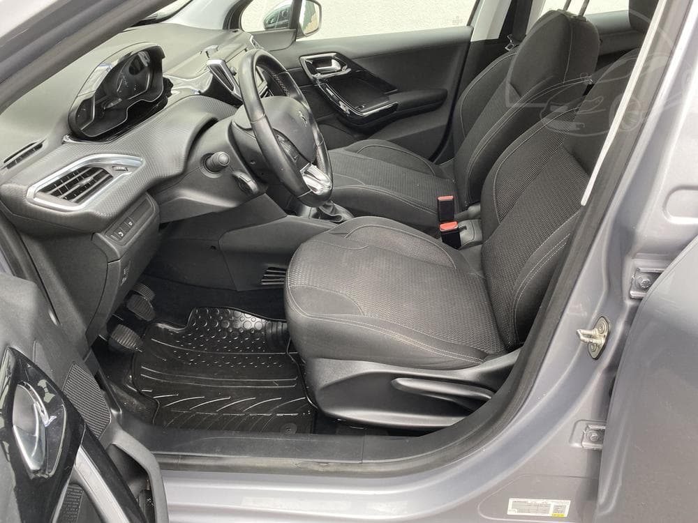 2019 Peugeot 208 - 17