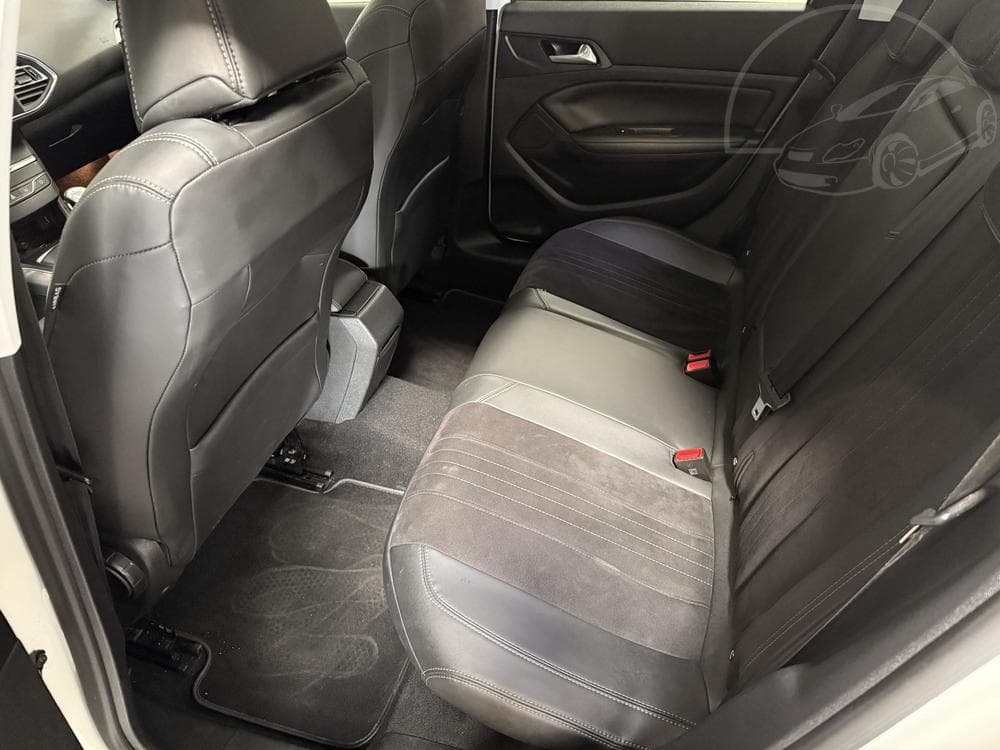 2017 Peugeot 308 - 11