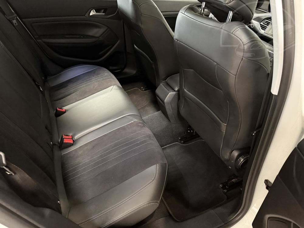2017 Peugeot 308 - 12