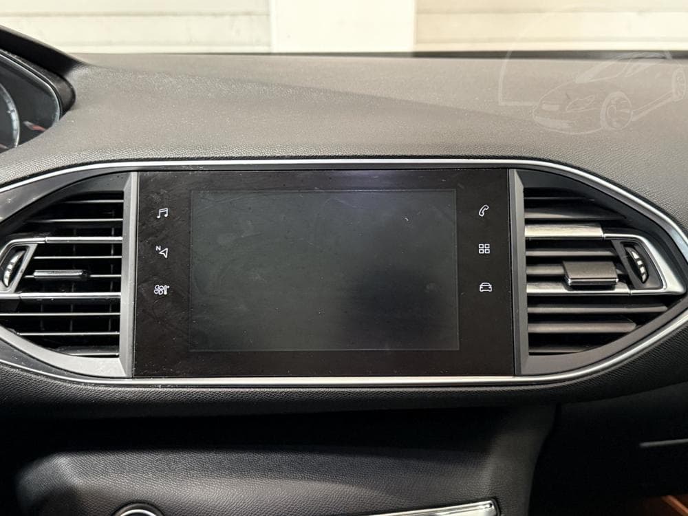 2017 Peugeot 308 - 17