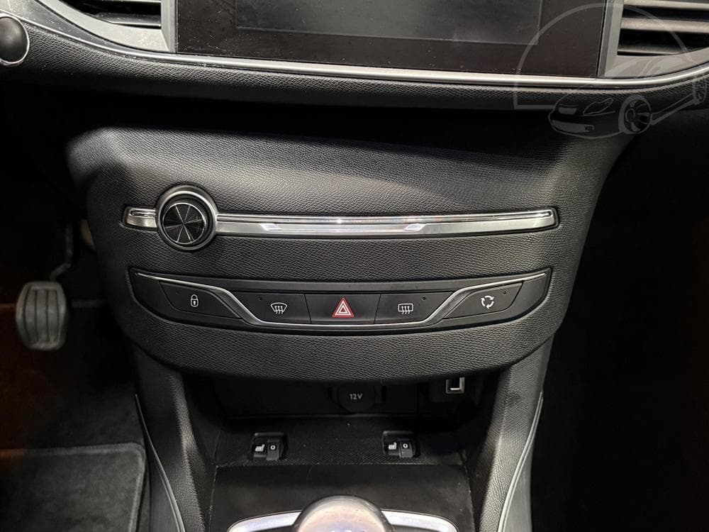 2017 Peugeot 308 - 18