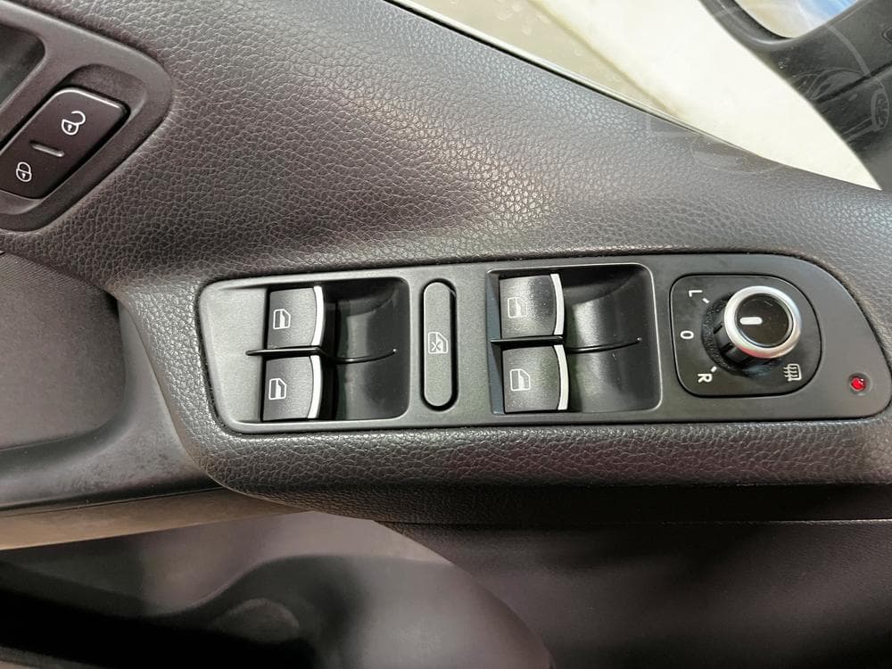 2015 Volkswagen TIGUAN - 12