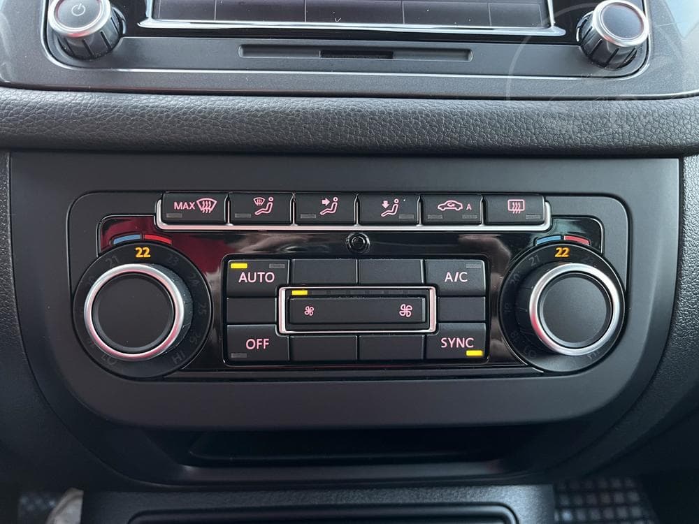 2015 Volkswagen TIGUAN - 13