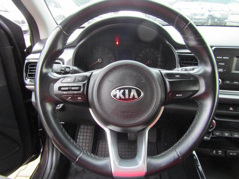 2019 Kia RIO - 37