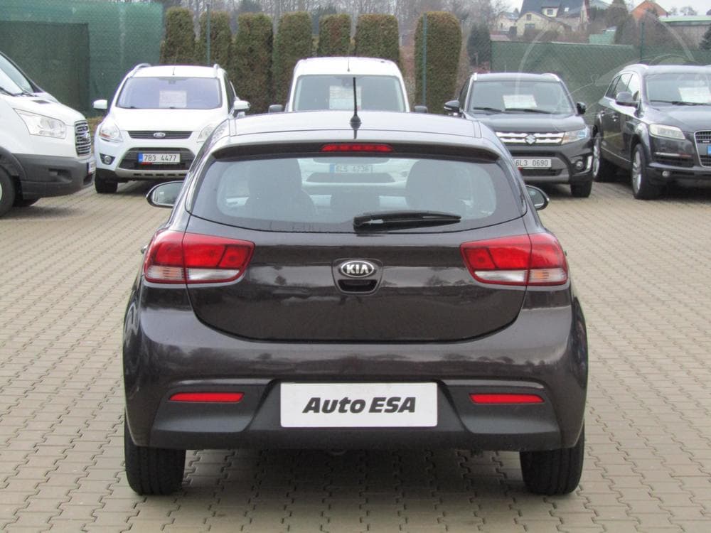 2019 Kia RIO - 13