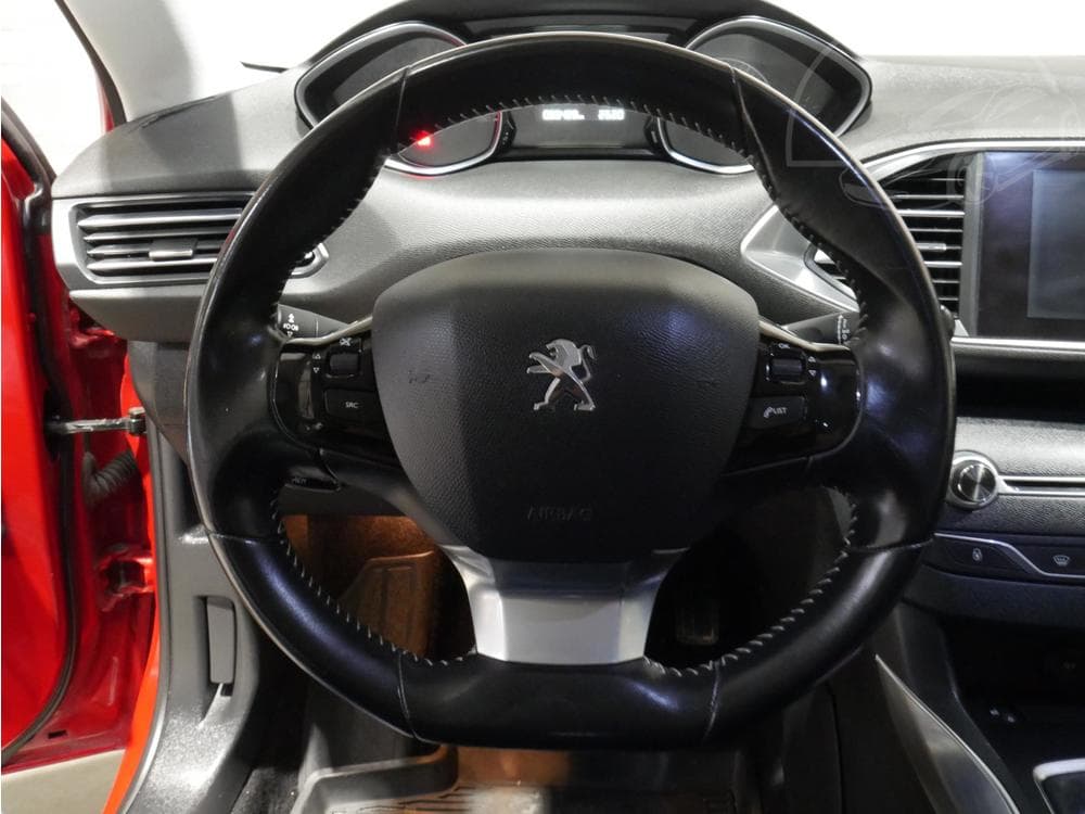 2016 Peugeot 308 - 12