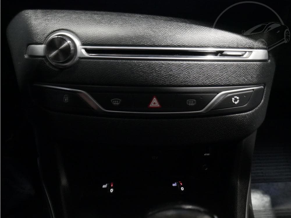 2016 Peugeot 308 - 16