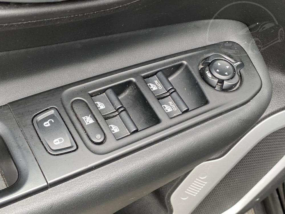 2015 Jeep Renegade - 11