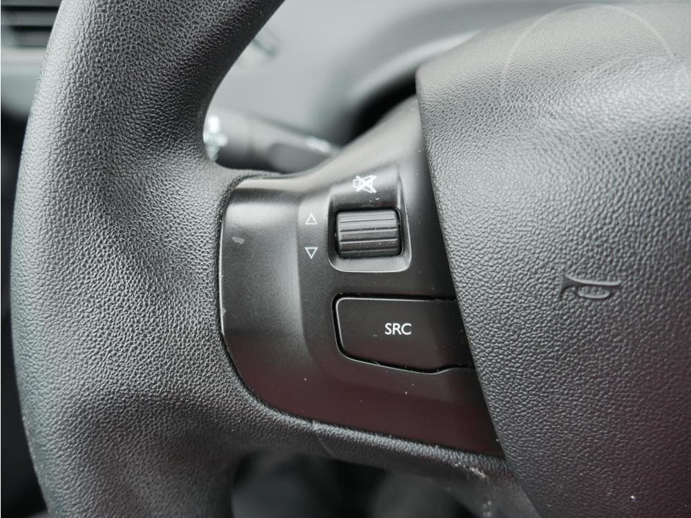 2015 Peugeot 208 - 23