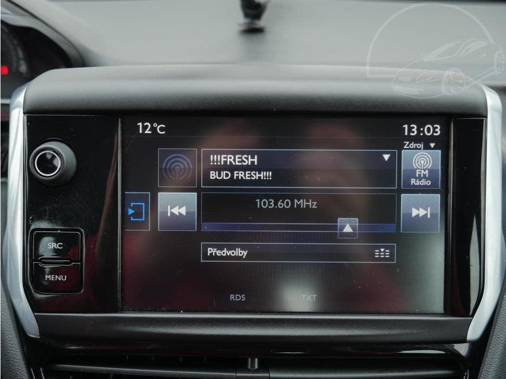 2015 Peugeot 208 - 33