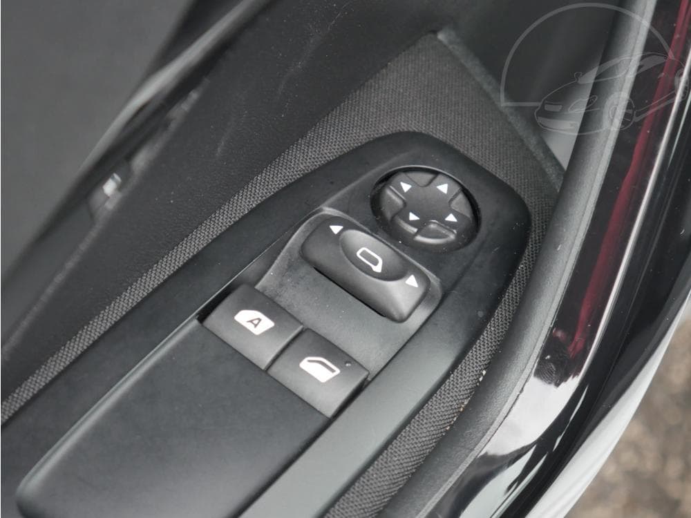 2015 Peugeot 208 - 35