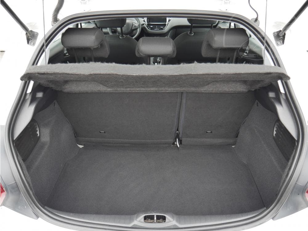 2015 Peugeot 208 - 13