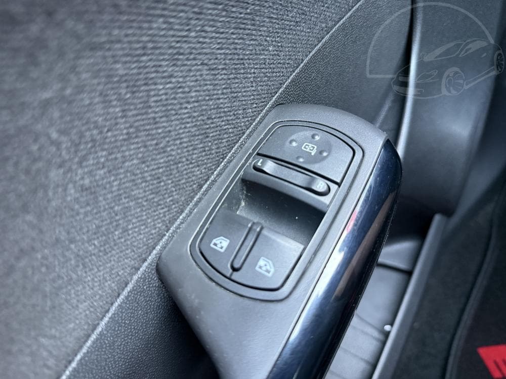 2012 Opel CORSA - 11