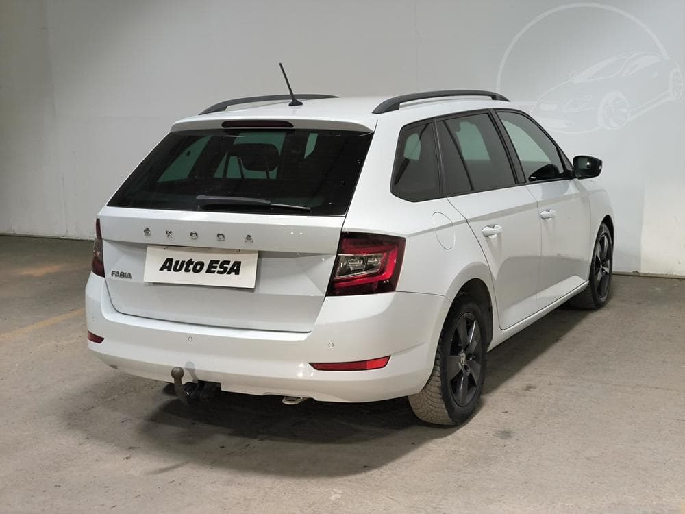 2021 Škoda FABIA - 26