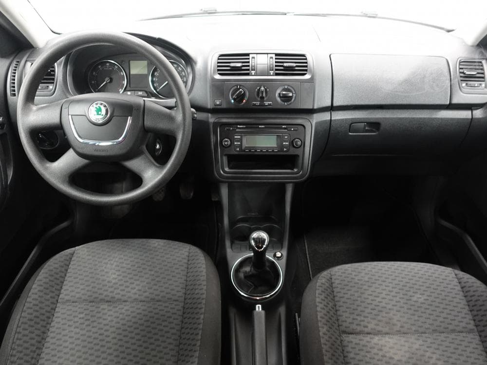 2010 Škoda FABIA - 8