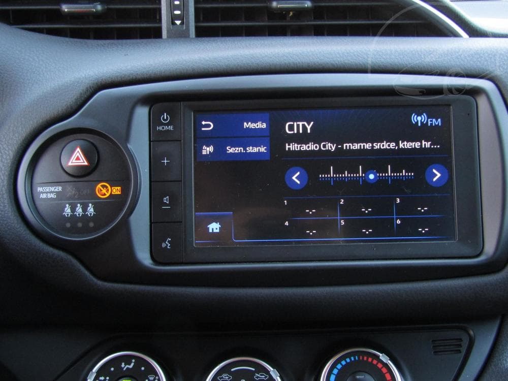 2020 Toyota YARIS - 46