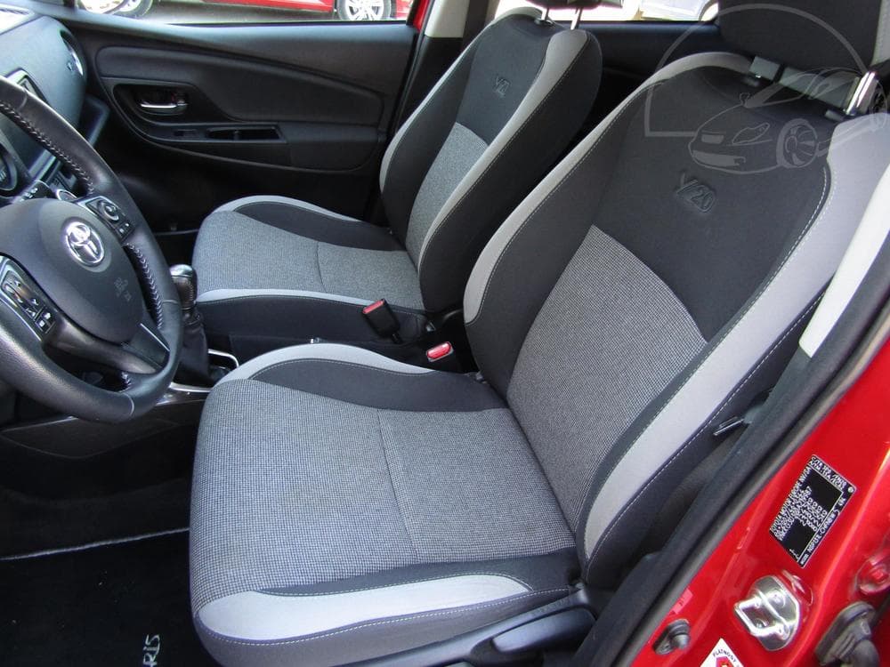 2020 Toyota YARIS - 25