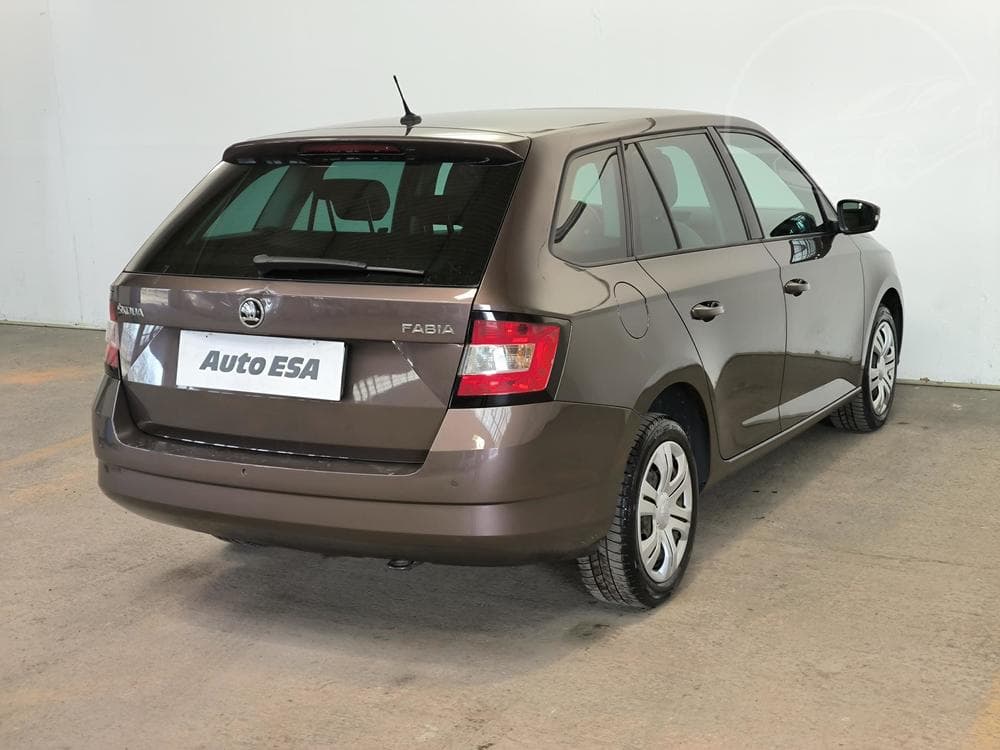 2015 Škoda FABIA - 11
