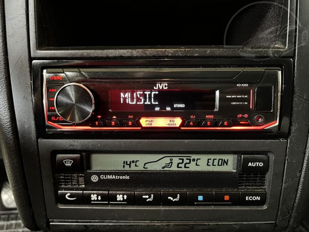 2002 Volkswagen GOLF - 10