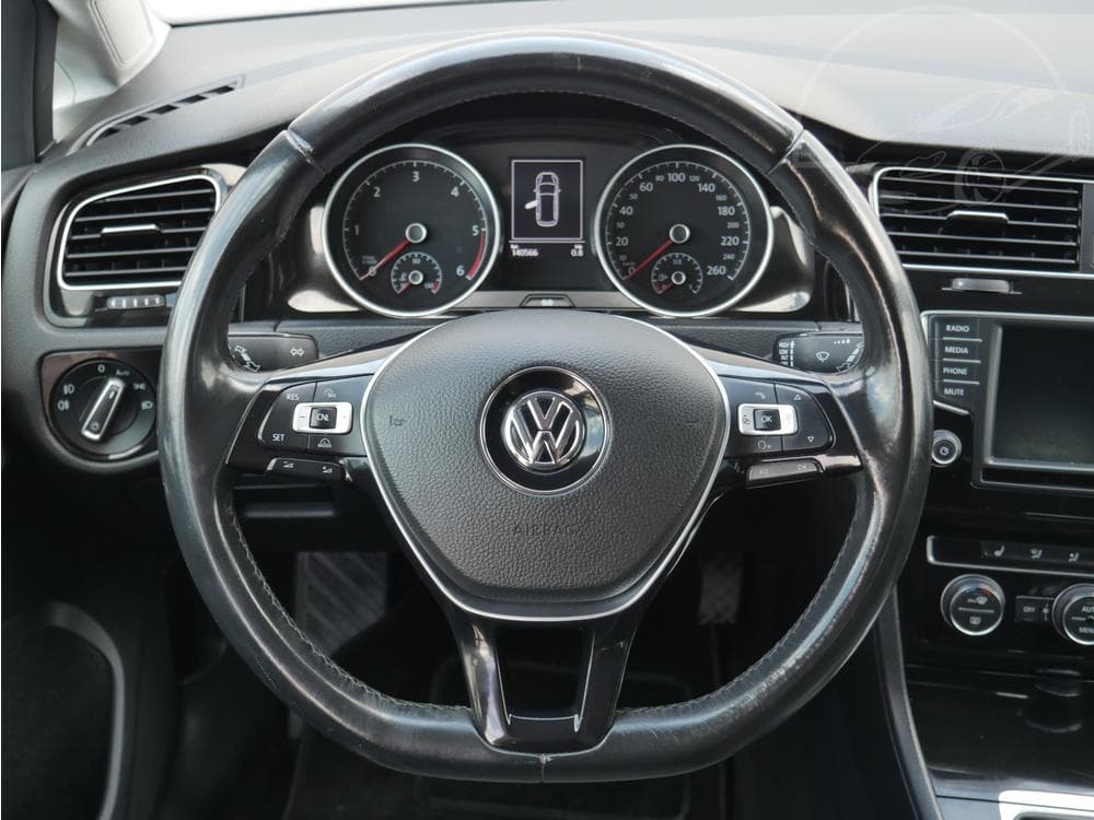 2015 Volkswagen GOLF - 31
